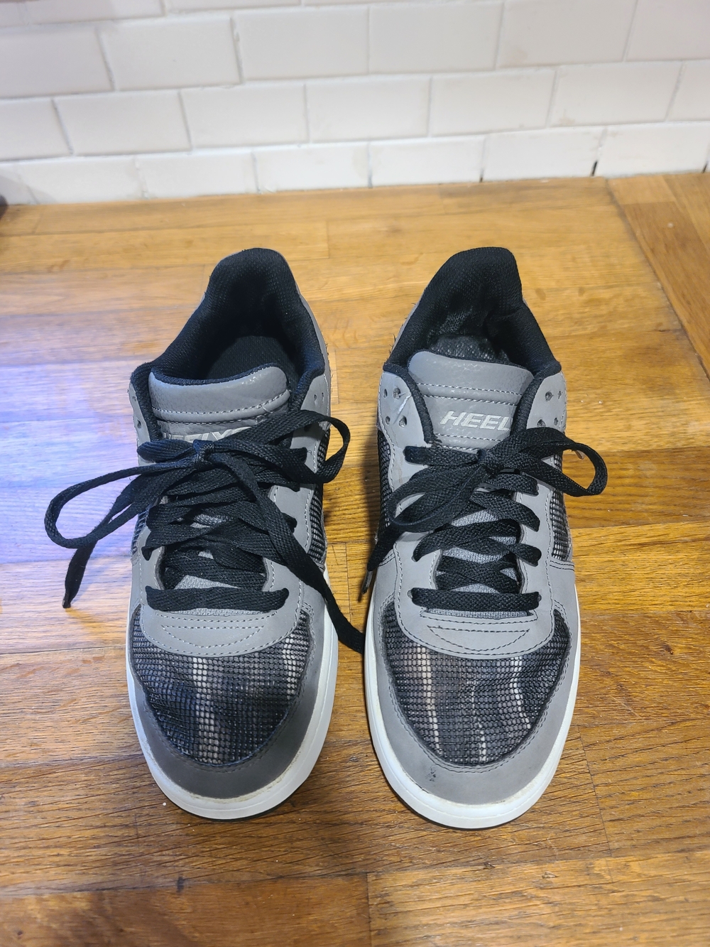Heelys Reserve Low Top Men’s Skates - Black/Gray